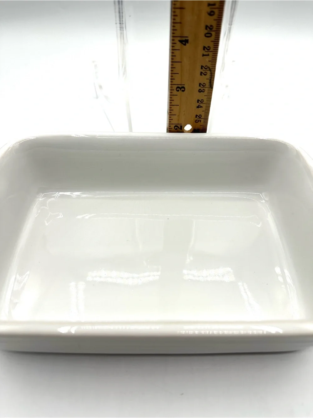 Le Creuset White Baking Dish. 7 x 5” Stoneware’s.